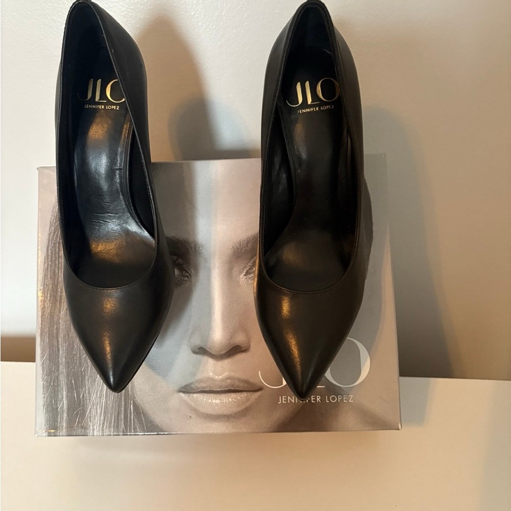Jennifer Lopez Elegant Black Heels